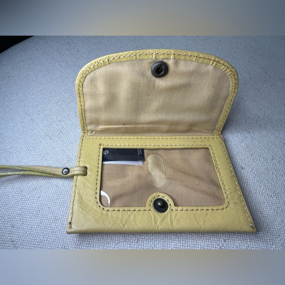 GAP Vintage Luggage Tag Wristlet Wallet Yellow Leather Snap Closure Travel